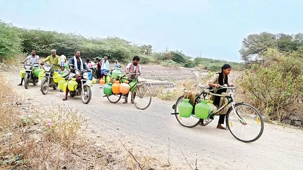    దాహం తీర్చేందుకు...