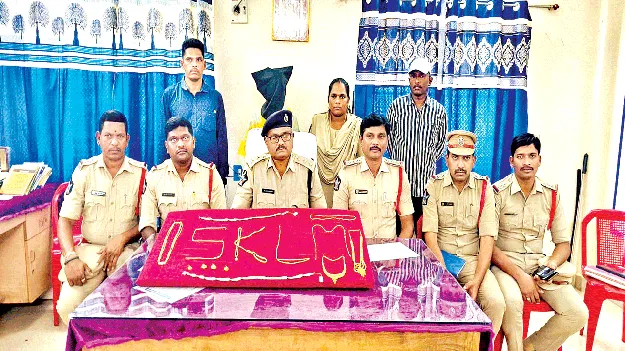 చుట్టపుచూపుగా వచ్చి.. ఆభరణాలు కాజేసి..!