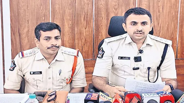 గంజాయి వ్యాపారి ఆస్తులు ఫ్రీజ్‌