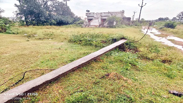  రాజాంలో ఈదురుగాలుల బీభత్సం
