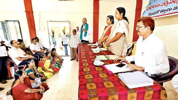 గౌరవవేతనాలు చెల్లించాలి