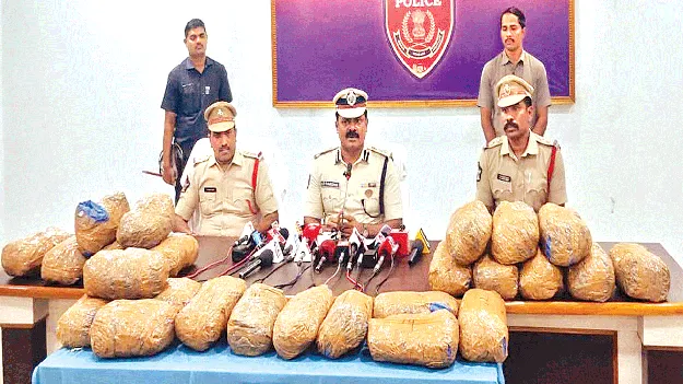 55 కిలోల గంజాయి స్వాధీనం