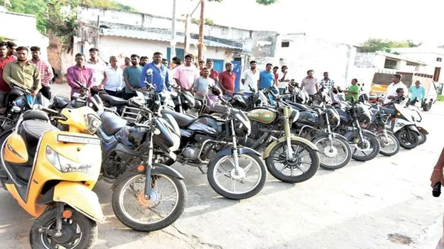 33 వాహనాల పట్టివేత