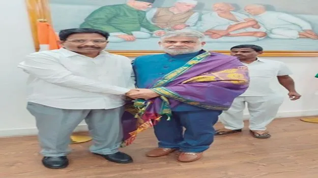 శాసన సభ స్పీకర్‌ను కలిసిన విప్‌ యెన్నం