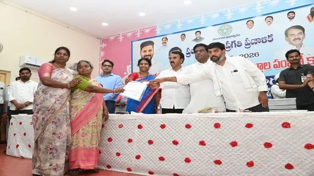 kumaram bheem asifabad- అర్హులకే సంక్షేమ పథకాలు