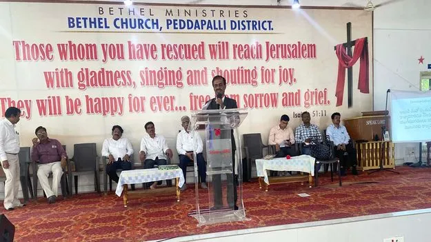 మతపరమైన ఆంక్షలను తొలగించాలి  