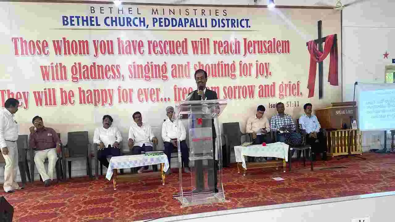 మతపరమైన ఆంక్షలను తొలగించాలి  