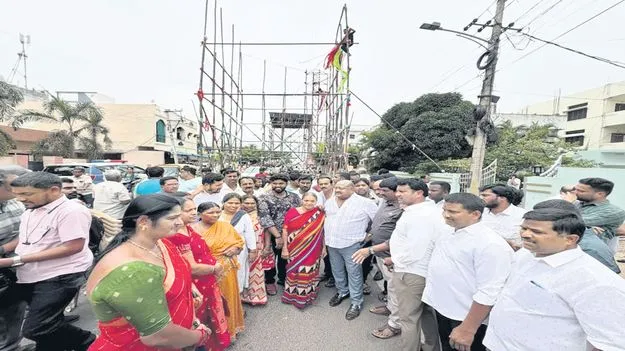 గణపతి, దుర్గా నవరాత్రులపై ఆంక్షలు సరికాదు