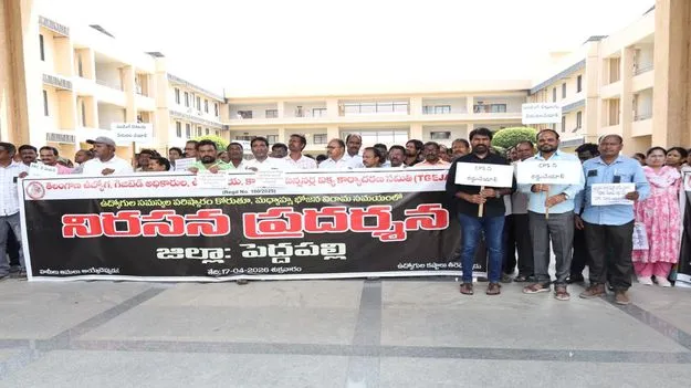 జూన్‌ 2లోగా పీఆర్సీ అమలుచేయాలి