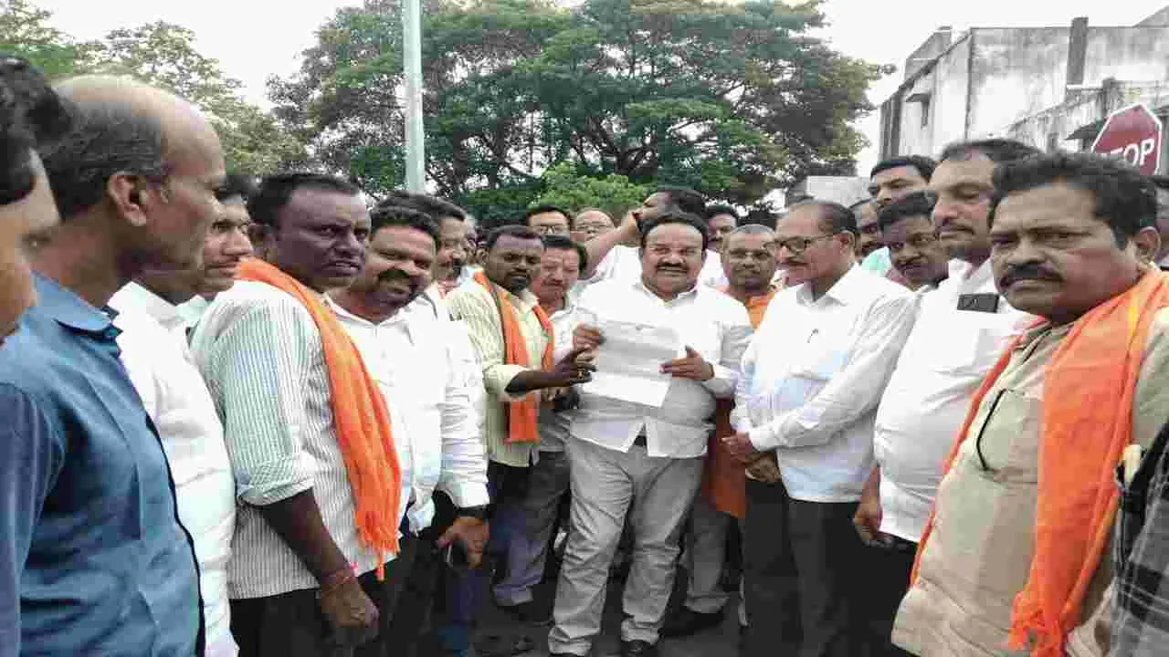 kumaram bheem asifabad-రైల్వే బాధితులకు న్యాయం చేస్తాం