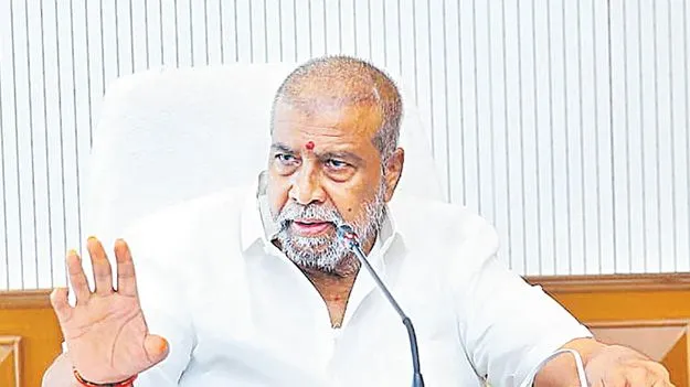 ఎబోలా ప్రభావిత దేశాల నుంచి వస్తూ..తప్పుడు చిరునామా ఇస్తే కేసు 
