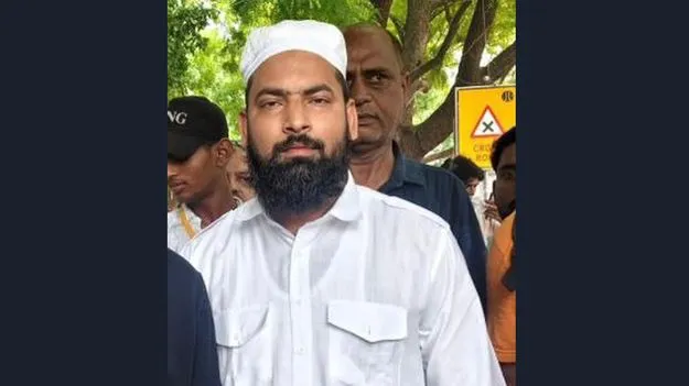 పోలీసులమని చెప్పి.. కళ్లకు గంతలు కట్టి కిడ్నాప్‌ చేశారు!