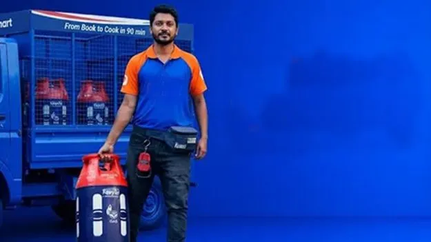 నిమిషాల్లో గ్యాస్‌ సిలిండర్‌ డెలివరీ
