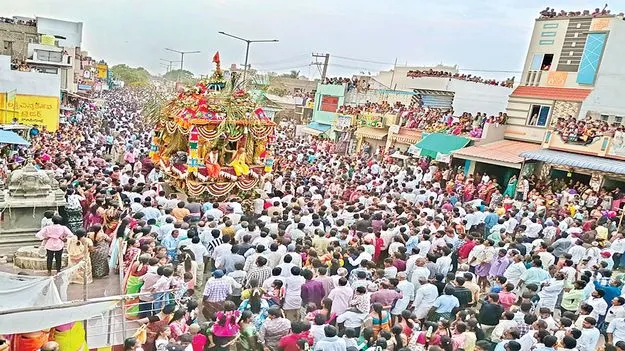    రమణీయం.. నారసింహుడి రథోత్సవం