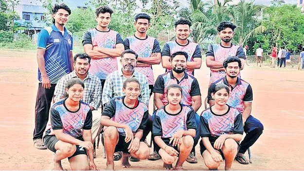 రాష్ట్రస్థాయి బీచ్‌ కబడ్డీ పోటీలకు జిల్లా జట్ల ఎంపిక