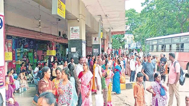 ఆర్టీసీ కాంప్లెక్స్‌ కిటకిట