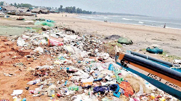 సముద్రం.. కలుషితమయం