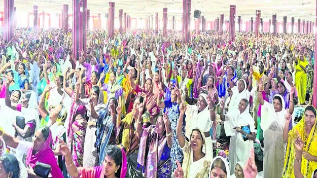 CHURCH: ఘనంగా ఈస్టర్‌ వేడుకలు