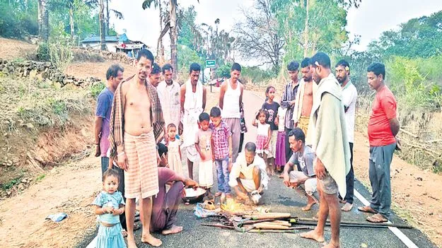 గ్రామాల్లో ఇటుకల పండుగ సందడి 