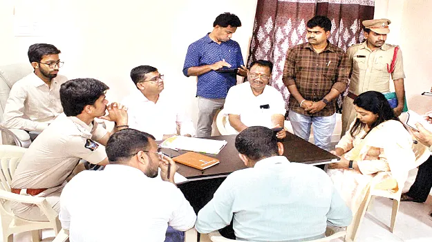 సీఎం వస్తున్నా.. ఇంత నిర్లక్ష్యమా?