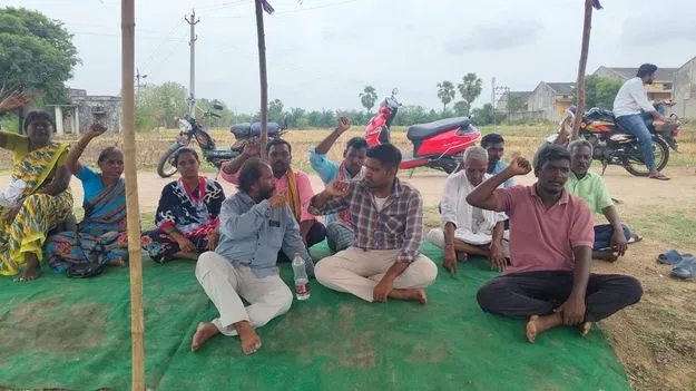 బైపాస్‌ రోడ్డుకు భూములు ఇవ్వం