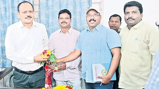డీఈవోగా భానుమూర్తిరాజు బాధ్యతల స్వీకరణ