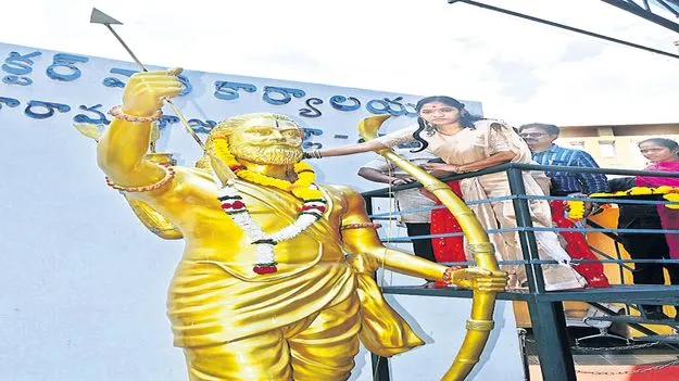 అందరి భాగస్వామ్యంతో జిల్లా అభివృద్ధికి కృషి 