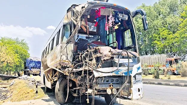 త్రుటిలో తప్పిన పెను ప్రమాదం