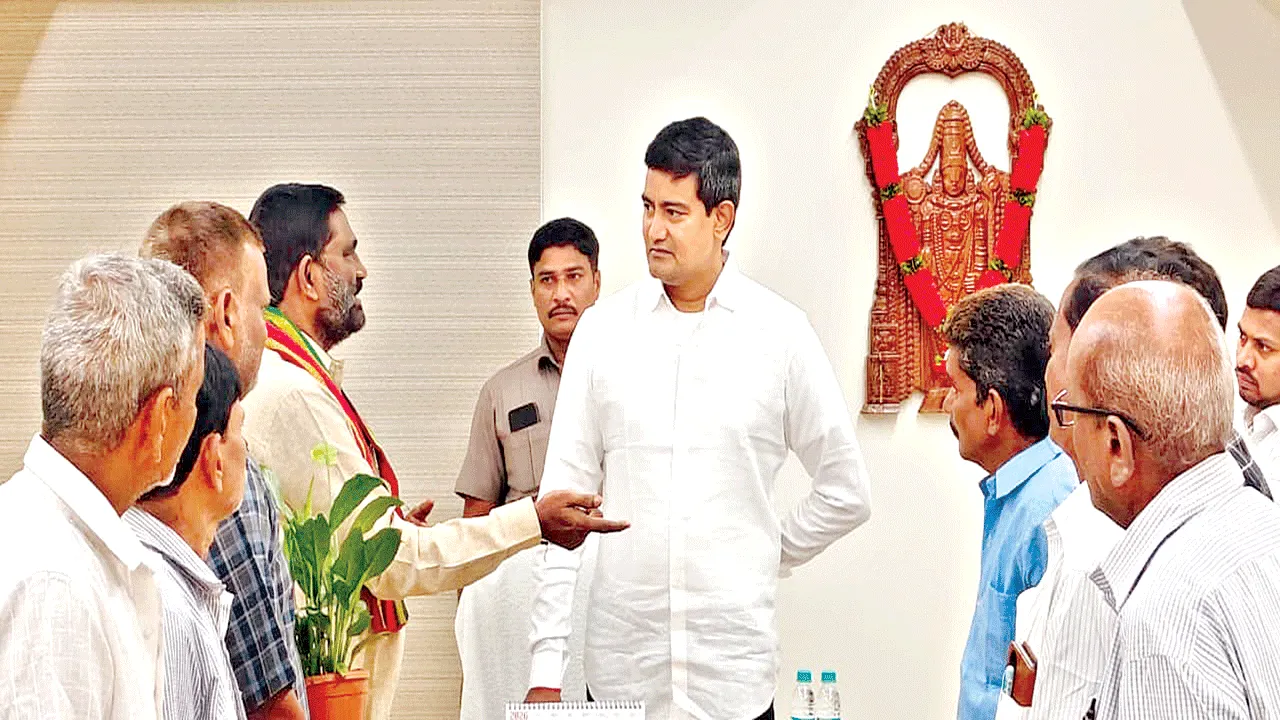 చక్కెర కర్మాగారాలపై తక్షణమే నిర్ణయం తీసుకోవాలి