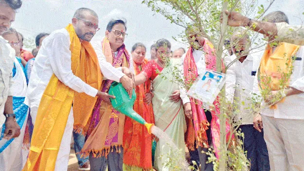 పర్యావరణ రక్షణ, విద్యా ప్రగతికి కృషి