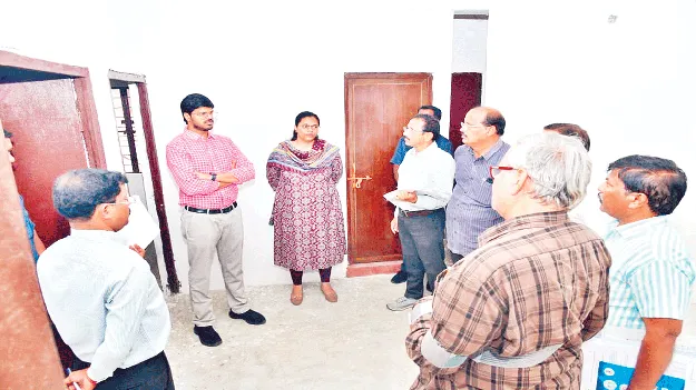 ఇళ్ల కేటాయింపులో పారదర్శకత పాటించాలి