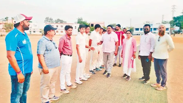  సెమీస్‌కు చేరిక