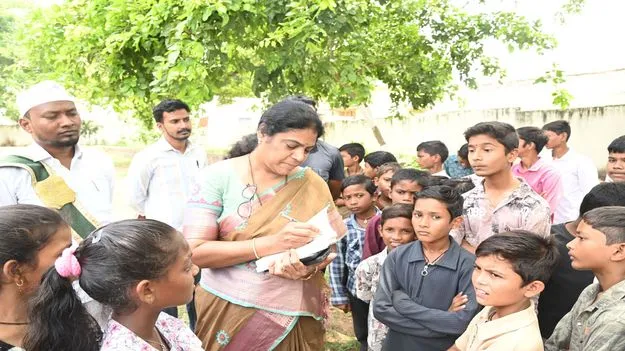 kumaram bheem asifabad- పాఠశాలను తనిఖీ చేసిన కలెక్టర్‌ 