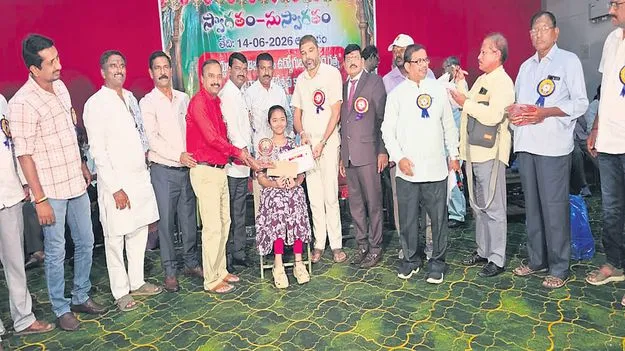 పద్మశాలీలు అన్ని రంగాల్లో రాణించాలి