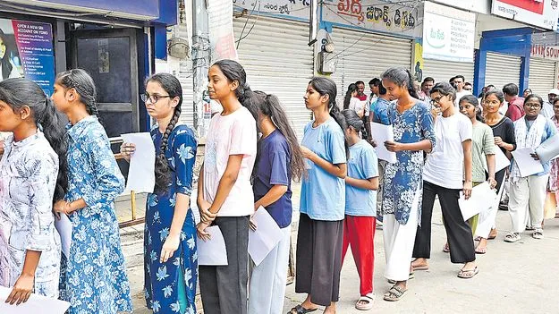 నీట్‌ కఠినం