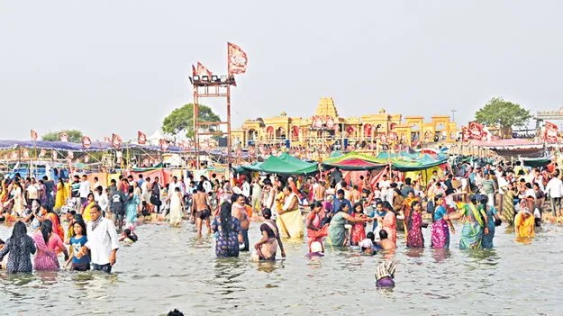 కళకళలాడిన కాళేశ్వరం 