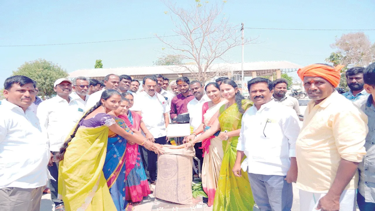 రైతులకు ఇబ్బంది లేకుండా కొనుగోళ్లు