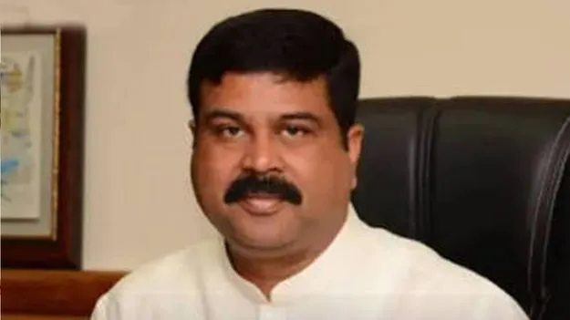 నాలుగు దశాబ్దాల రాజకీయ ప్రస్థానం.. వివాదాలతో సహవాసం