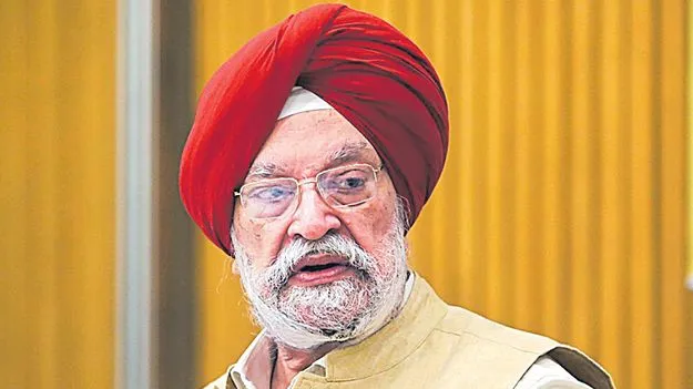 పెట్రో ధరలు పెరగవని చెప్పను!