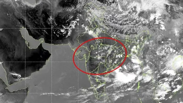 జాడలేని మేఘాలు!