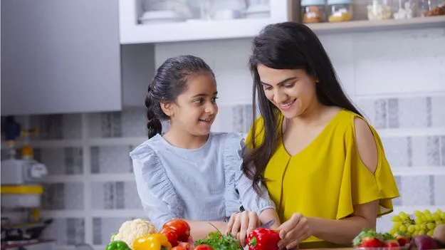 స్నేహంగా మెలగండి