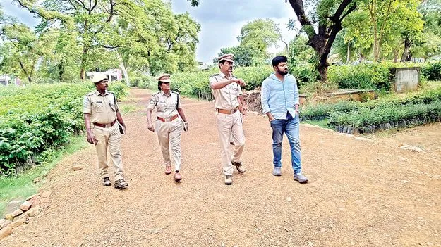 అడవుల సంరక్షణలో నిర్లక్ష్యం వద్దు