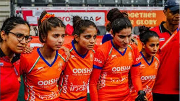 ఇంగ్లండ్‌తో అమ్మాయిల పోరు నేడు