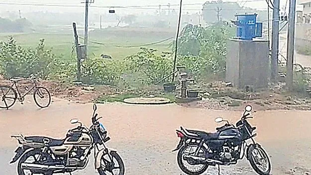 దంచికొట్టిన వర్షం