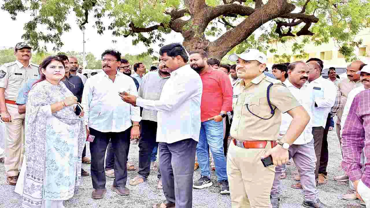 సీఎం పర్యటనకు ఏర్పాట్లు పూర్తి చేయండి