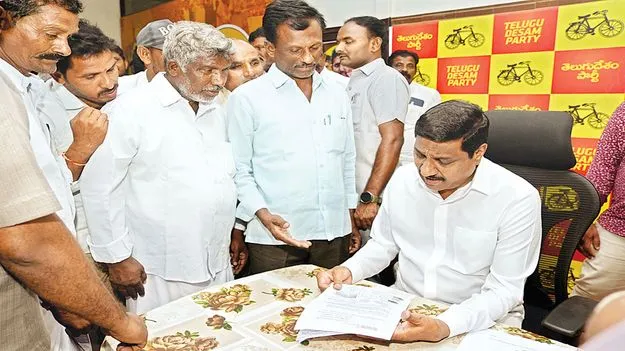 ప్రజా సమస్యలను ఎప్పటికప్పుడు పరిష్కరించాలి 