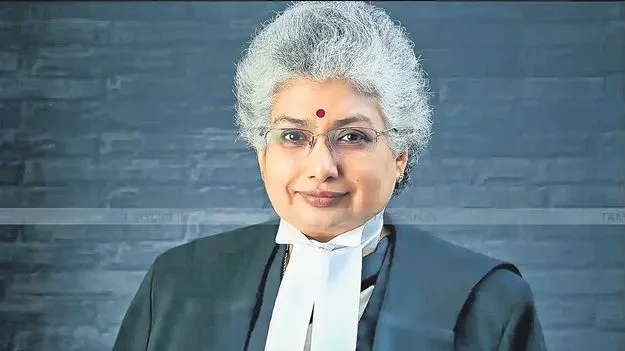 మహిళలను నెలలో 3 రోజులు అస్పృశ్యులుగా చూడరాదు