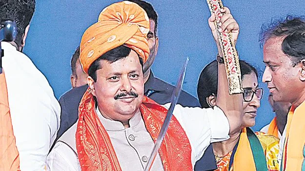 ‘కాళేశ్వరం’తో కొల్లగొట్టారు