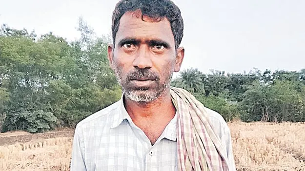 చీరతో కట్టేసి.. కత్తితో మెడ కోసి..! 