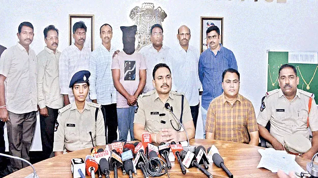 అంతర్రాష్ట్ర దొంగ అరెస్టు